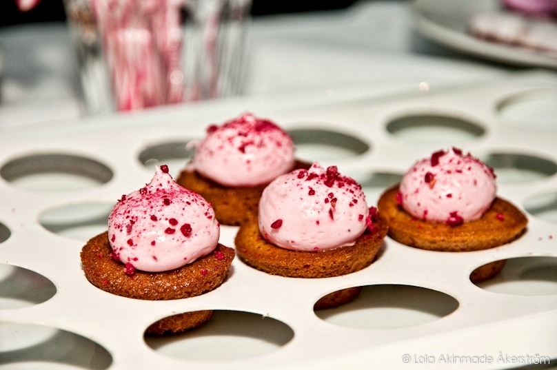Cupcakes - Food Photography by Lola Akinmade Cupcakes - Food Photography by Lola Akinmade